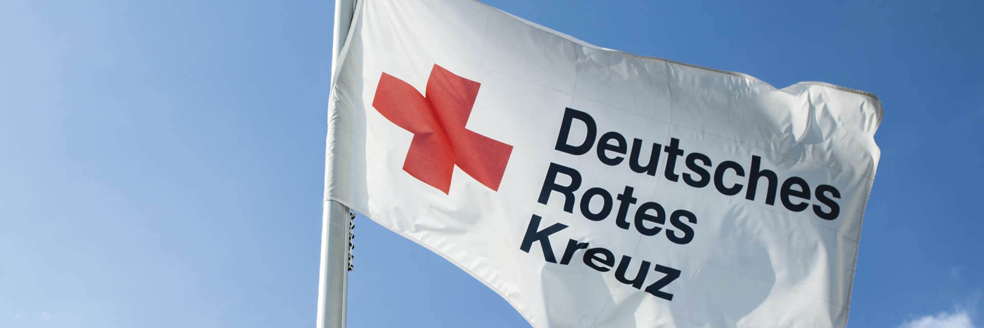 Fahne mit DRK Kompaktlogo 