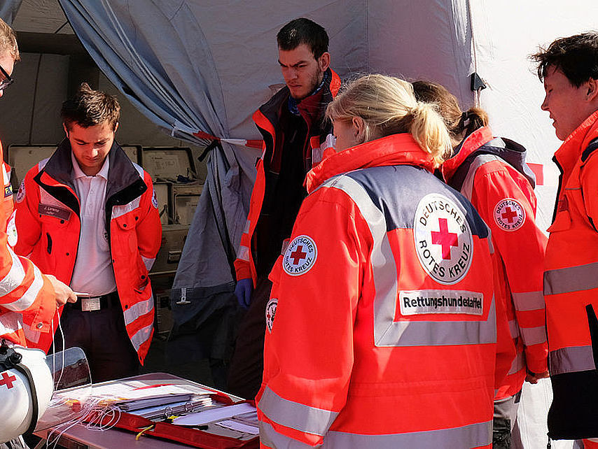 DRK Einsatzkräfte bei Katschutz-Übung