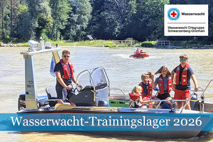 660_2026_Trainingslager_1.jpg Wasserwacht Trainingslager: Jugendliche sitzen im Rettungsboot